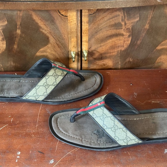 Gucci GG Flip Flop Sandals - Picture 6 of 8